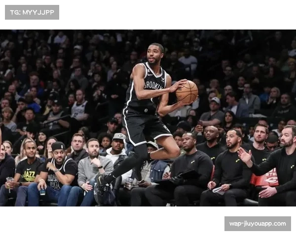 布里奇斯砍下29分10篮板 黄蜂主场大胜灰熊取季前赛首胜